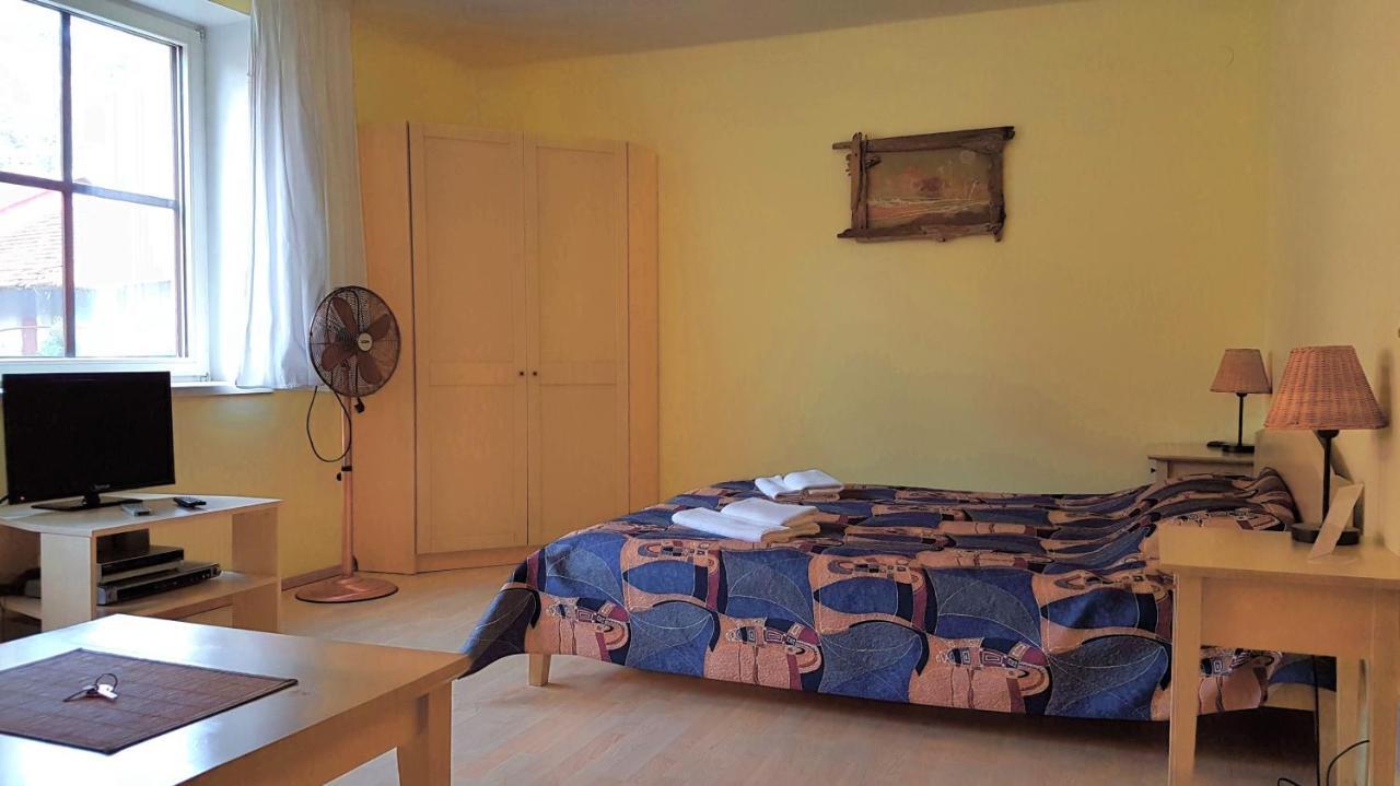 Guest House Vasara Nida Bagian luar foto